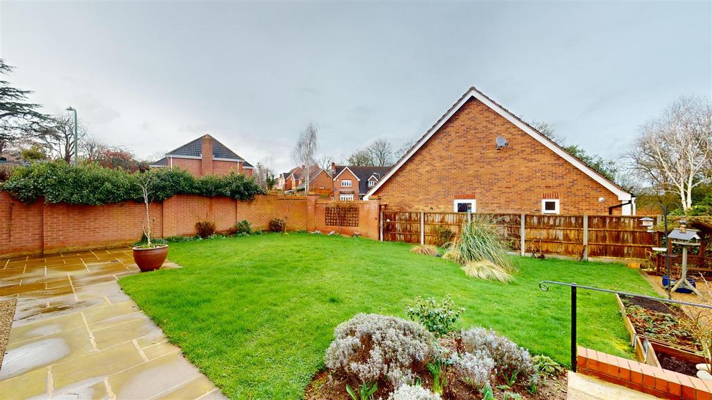 Capel Close 1, Darwin's Wood Rear Garden 2024 1.jp