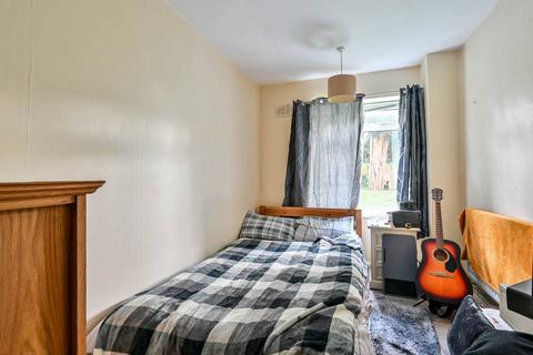 undefined, Kingsnympton Park, Kingston, Kingston upon Thames, KT2