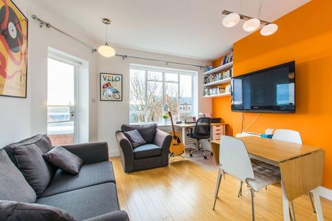 2 bedroom flat for sale, Balham Hill, Balham, London, SW12