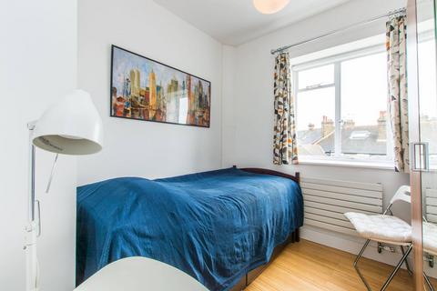 2 bedroom flat for sale, Balham Hill, Balham, London, SW12