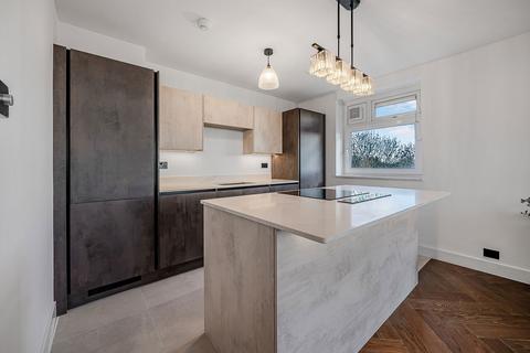 2 bedroom flat for sale, Pringle Gardens, London SW16