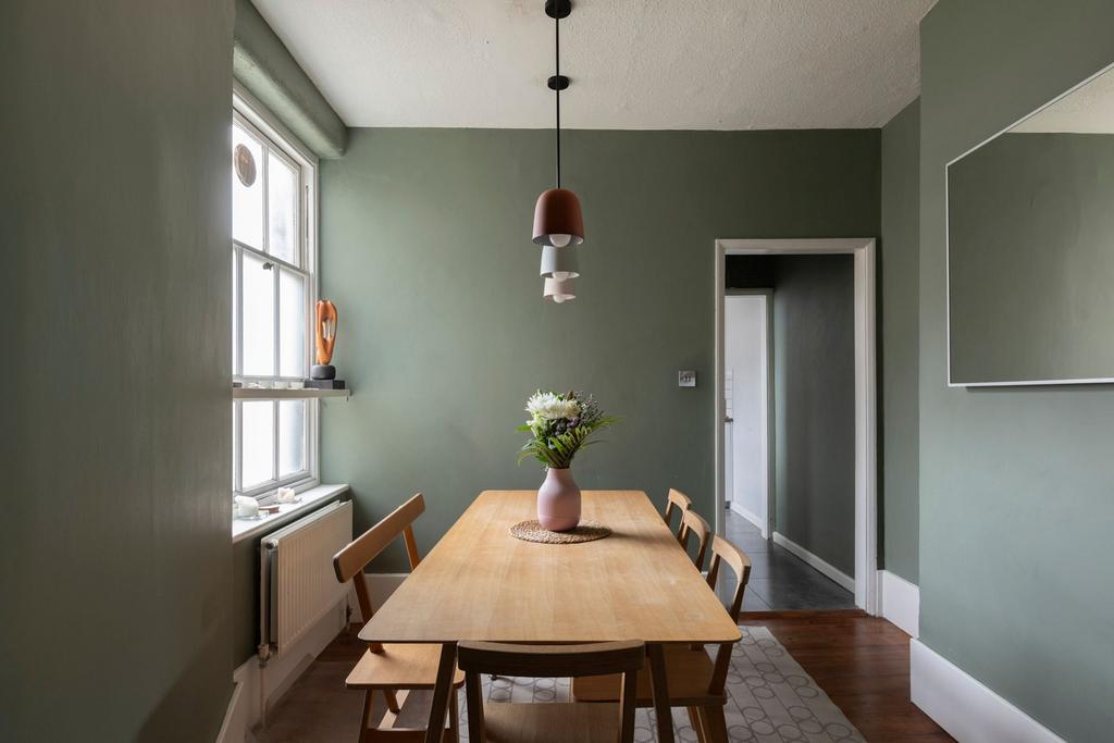 Quested Court E8