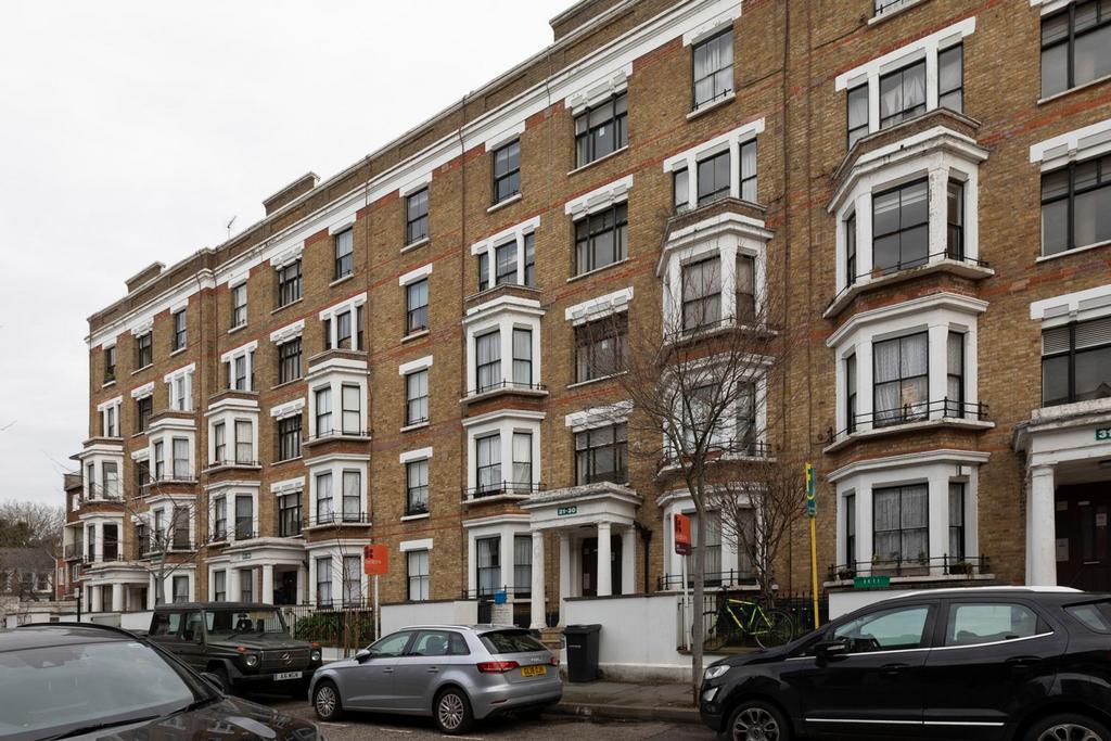Quested Court E8