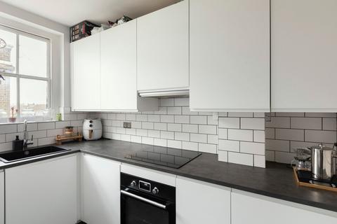 2 bedroom flat for sale, Brett Road, London E8