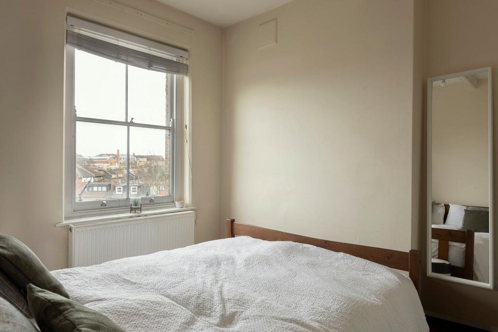 Quested Court E8