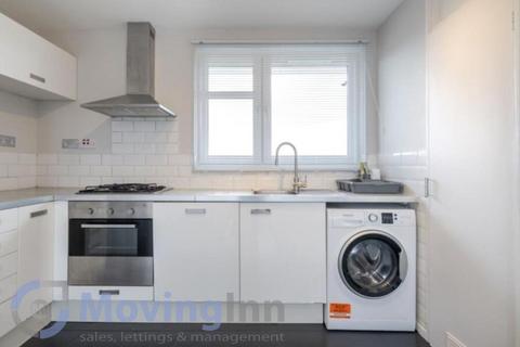 3 bedroom flat to rent, Hydethorpe Road, Balham, SW12 0JH
