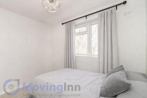 3 bedroom flat to rent, Hydethorpe Road, Balham, SW12 0JH