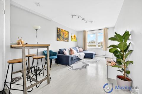 3 bedroom flat to rent, Hydethorpe Road, Balham, SW12 0JH
