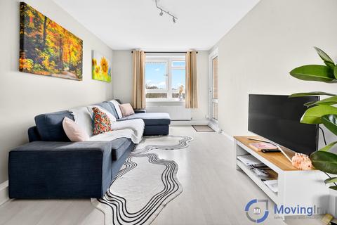 3 bedroom flat to rent, Hydethorpe Road, Balham, SW12 0JH