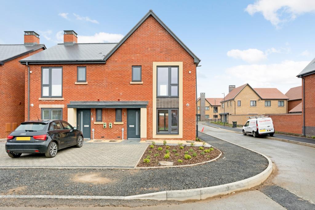 6 Lamb Close 2966...