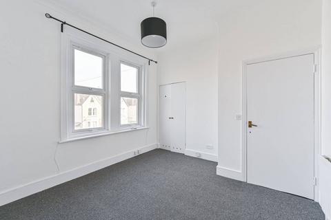 2 bedroom flat to rent, Madeira Road, Streatham, London, SW16