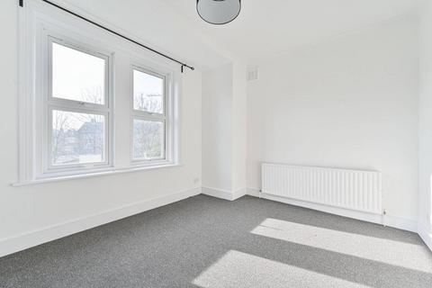 2 bedroom flat to rent, Madeira Road, Streatham, London, SW16