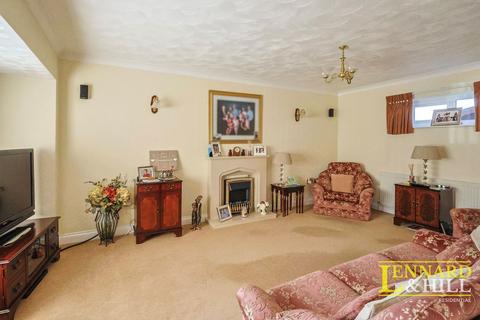 5 bedroom detached house for sale, Cherrydown, Grays RM16