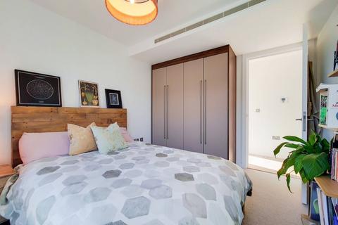 2 bedroom flat to rent, Avantgarde Place, Shoreditch, London, E1