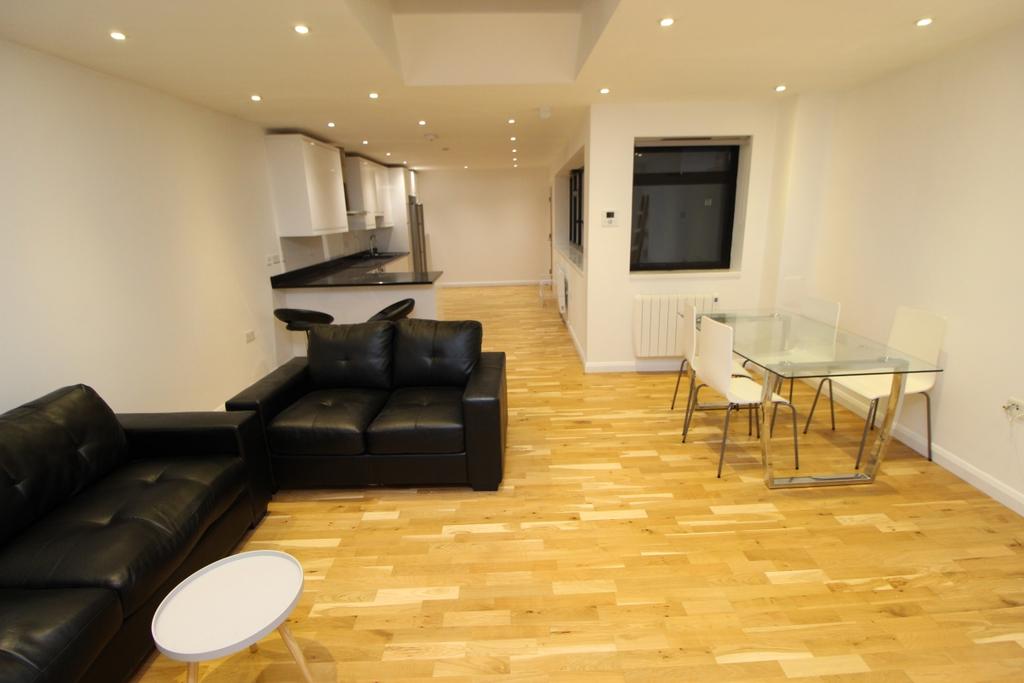 Kitchen / Dining Roo