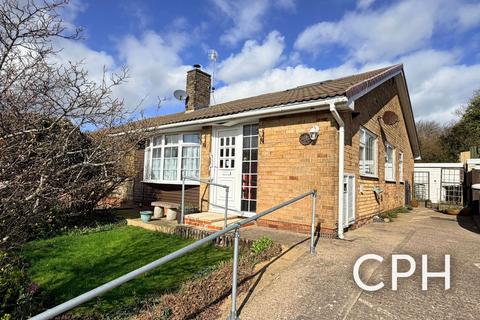 4 bedroom semi-detached bungalow for sale - Osgodby Crescent, Scarborough, YO11