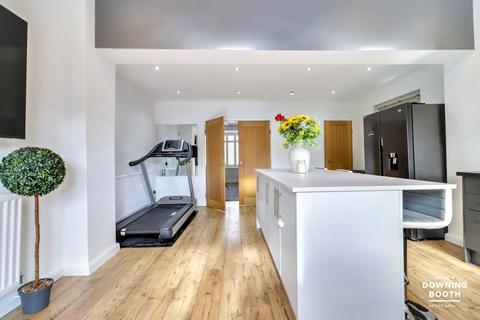 undefined, Oakley Avenue, Aldridge, Walsall, WS9 0BT - Beautifully Presented