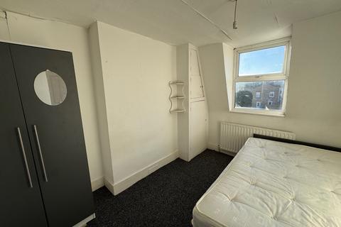 1 bedroom detached house to rent, High Street, Wealdstone HA3