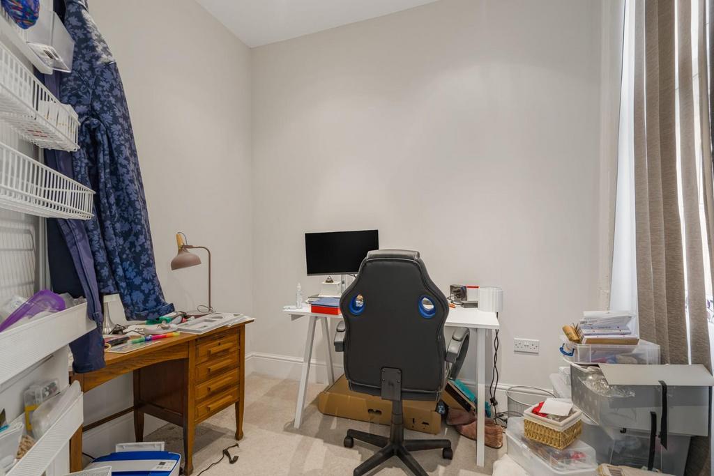 Flat 2 99 Promenade-2.jpg