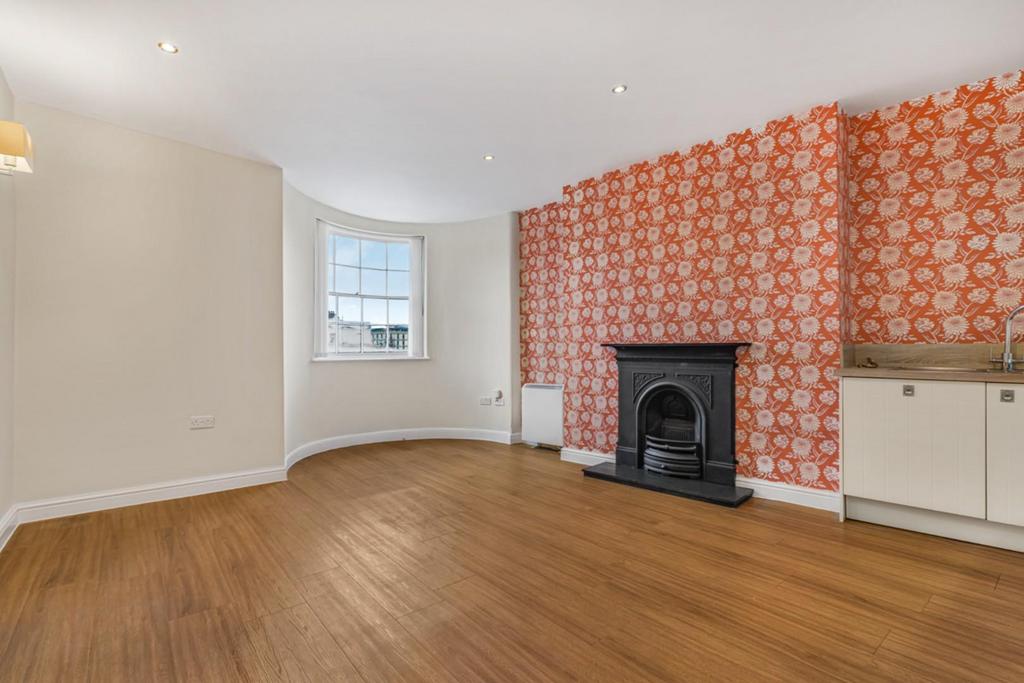 Flat 4 99 Promenade-5.jpg