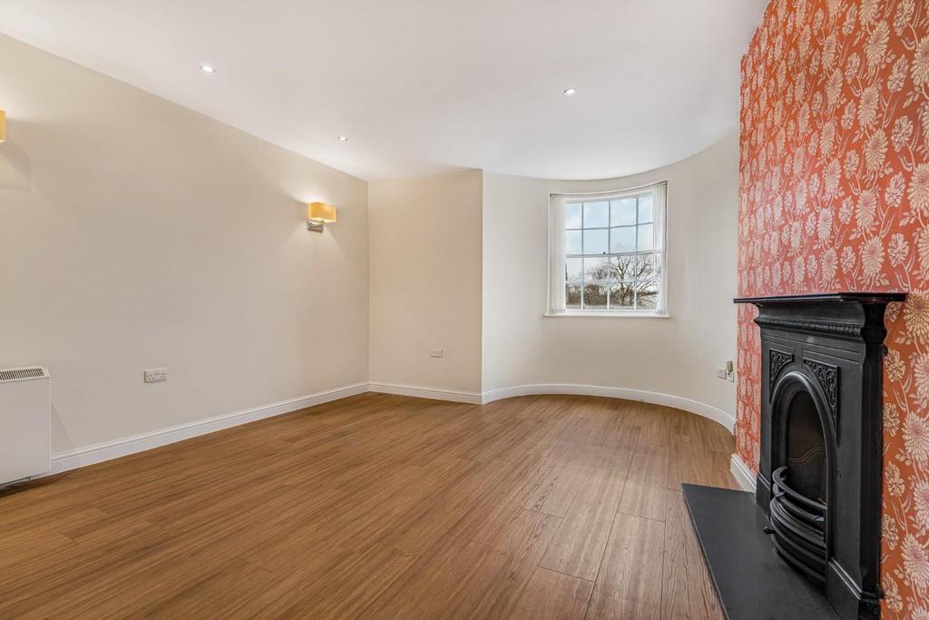 Flat 4 99 Promenade-8.jpg