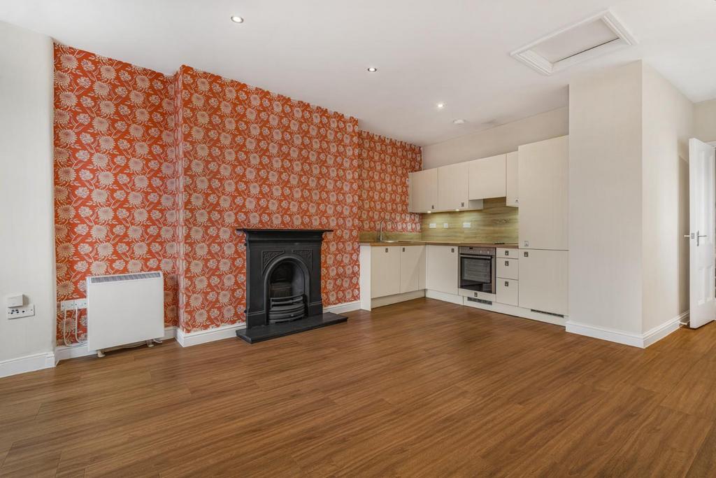Flat 4 99 Promenade-11.jpg