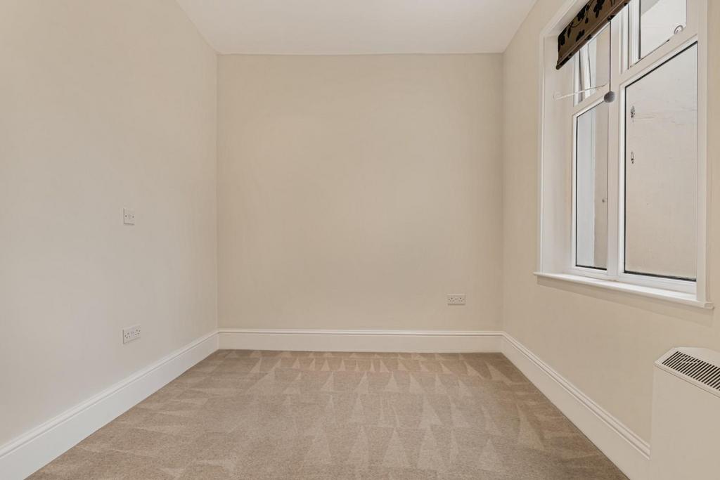 Flat 4 99 Promenade-2.jpg