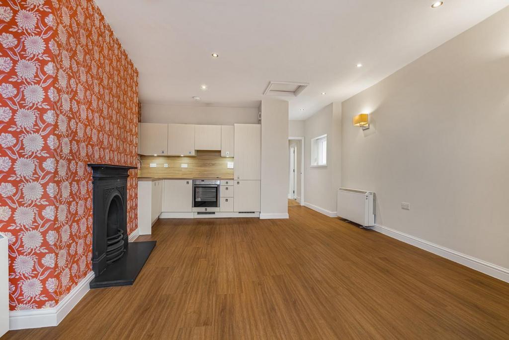 Flat 4 99 Promenade-9.jpg