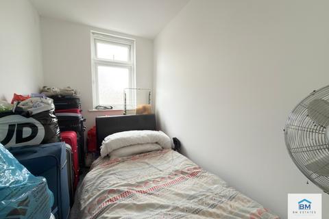 3 bedroom terraced house for sale, Moat Road, Leicester LE5