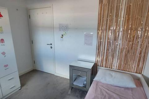 undefined, Wood Lane, Dagenham RM10