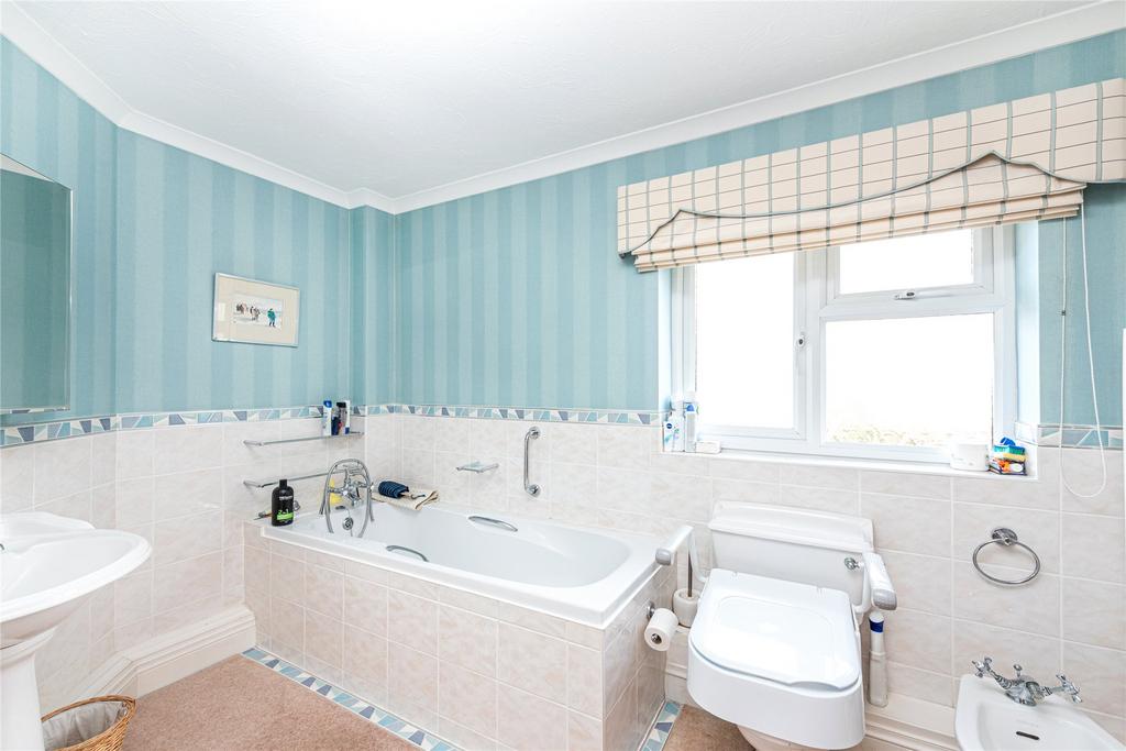 En Suite Bathroom