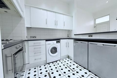 2 bedroom property to rent, Elm Avenue, Nottingham, NG3