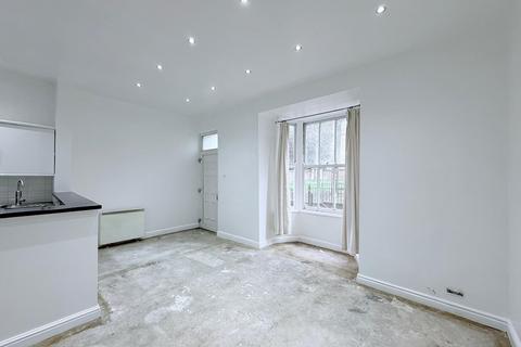 2 bedroom property to rent, Elm Avenue, Nottingham, NG3