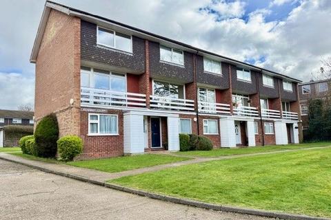 2 bedroom flat for sale - California Lane, Bushey WD23