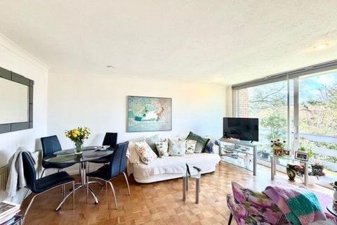 2 bedroom flat for sale, California Lane, Bushey WD23