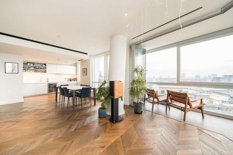 3 bedroom flat for sale, Prospect Way, London SW11