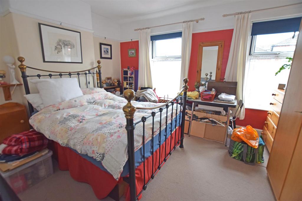 Bedroom 1.jpg