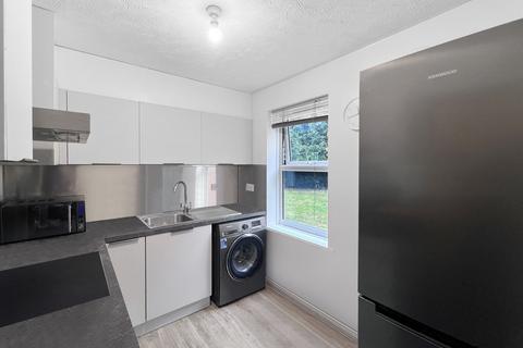 1 bedroom flat for sale, Myatts Field Court, London, SE5