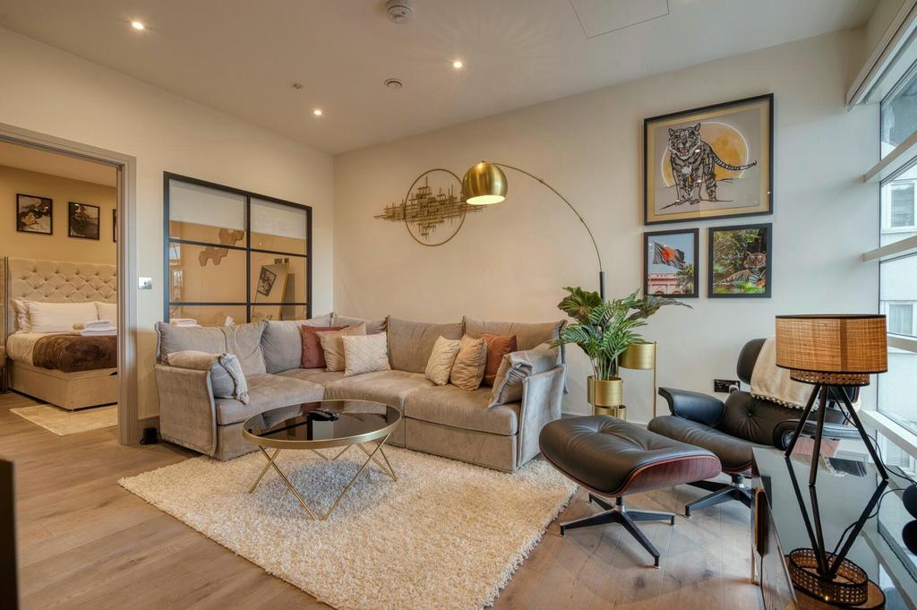 AHM - F31, 376 A Clapham Rd, SW9-9.jpg