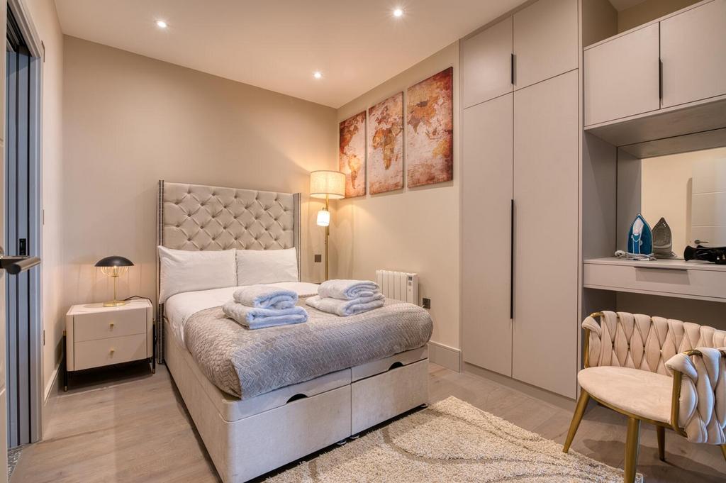 AHM - F31, 376 A Clapham Rd, SW9-2.jpg