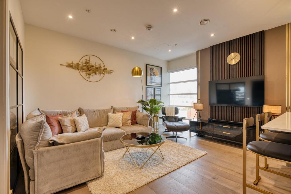 AHM - F31, 376 A Clapham Rd, SW9-8.jpg