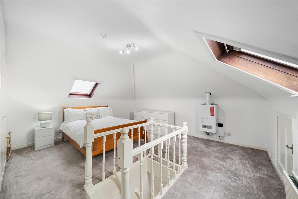Bedroom 1a.jpg