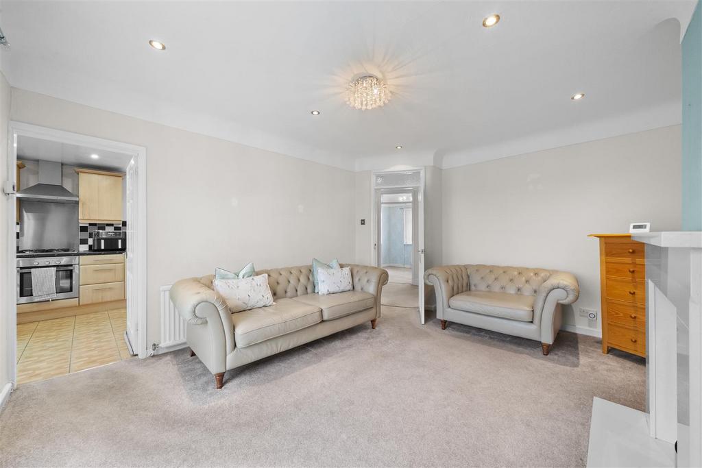 Living Room2.jpg