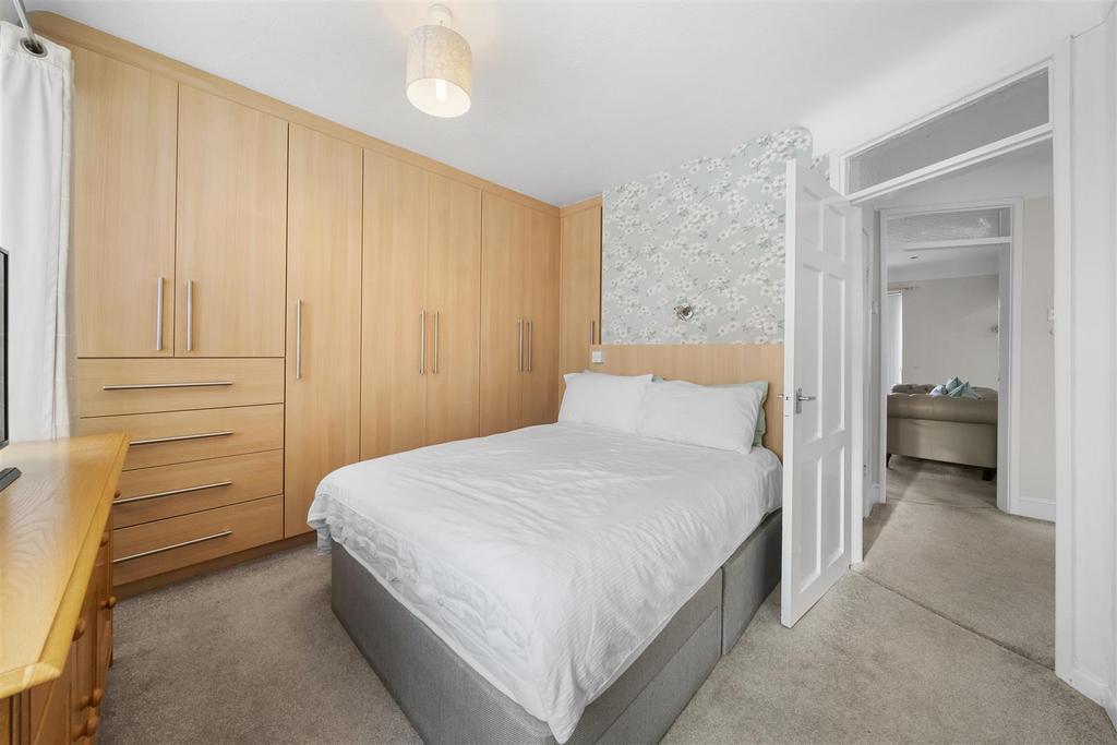Bedroom 2b.jpg