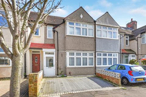 3 bedroom terraced house for sale, Inverness Drive, Hainault