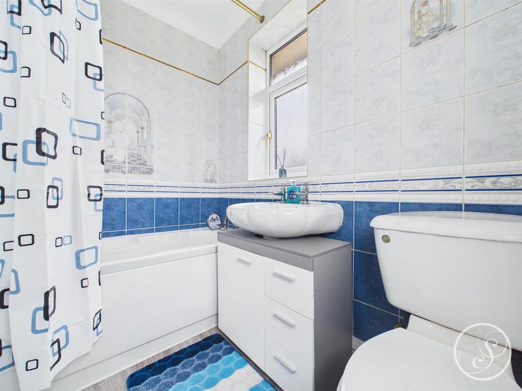 Family bathroom