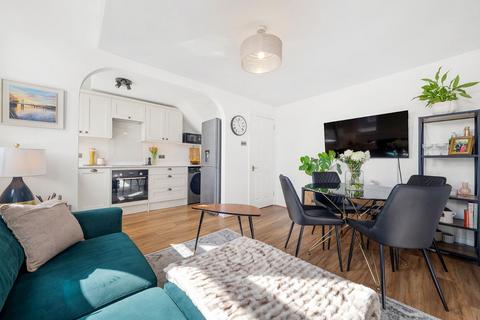 3 bedroom flat for sale, Atherfold Road, SW9