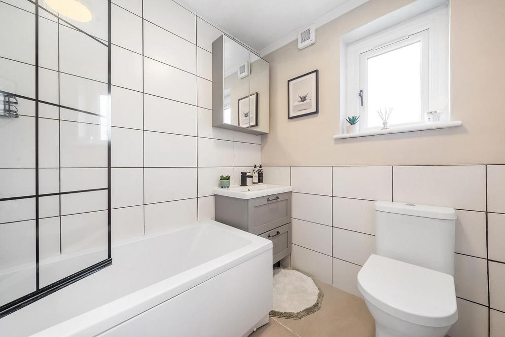 Bathroom.JPG