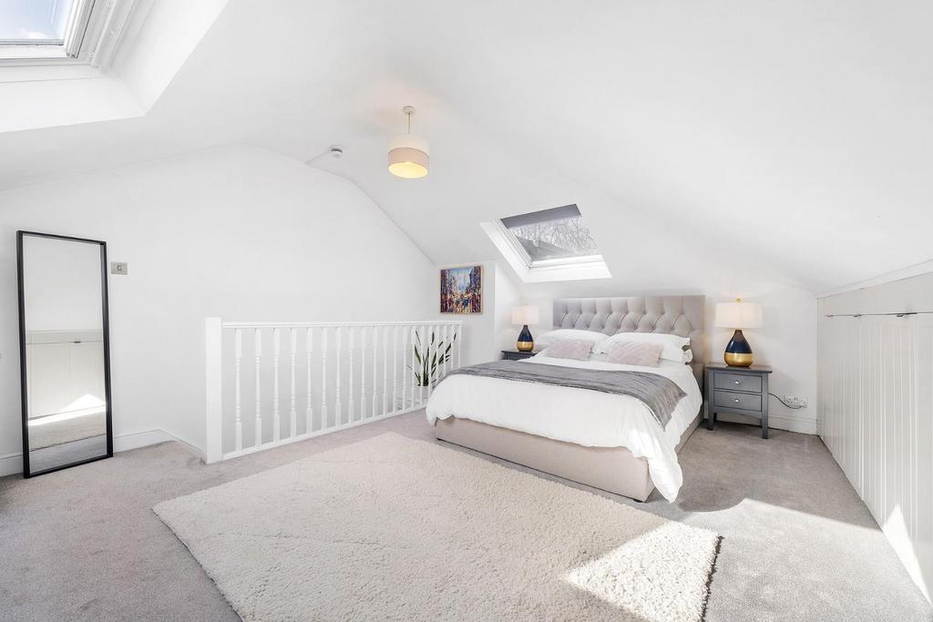 Loft room.JPG