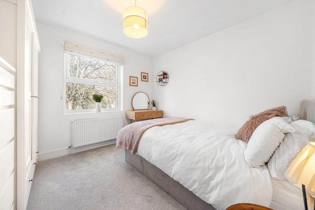Bedroom 2.JPG